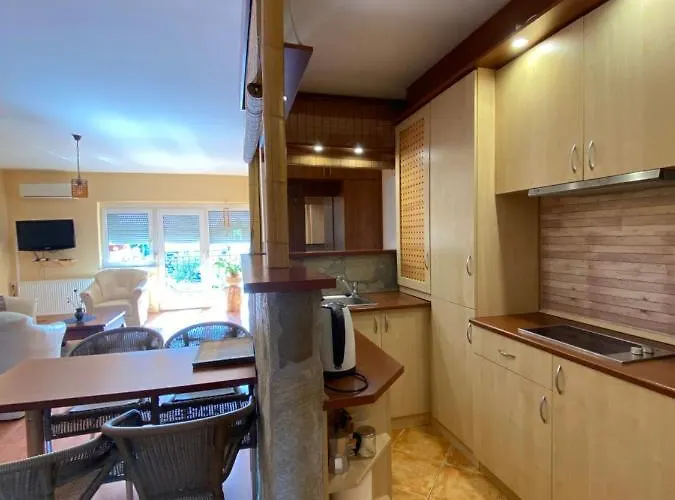 Luca 하르카니